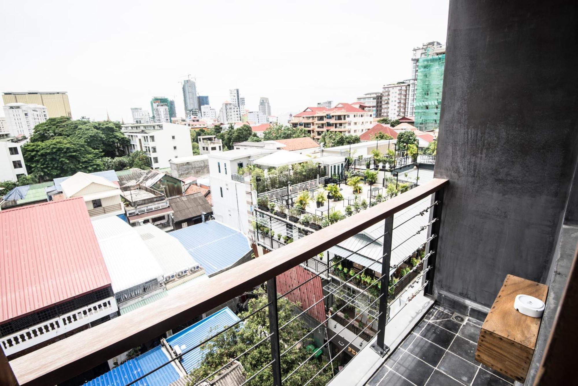 Patio Hotel & Urban Resort Phnom Penh Exterior foto