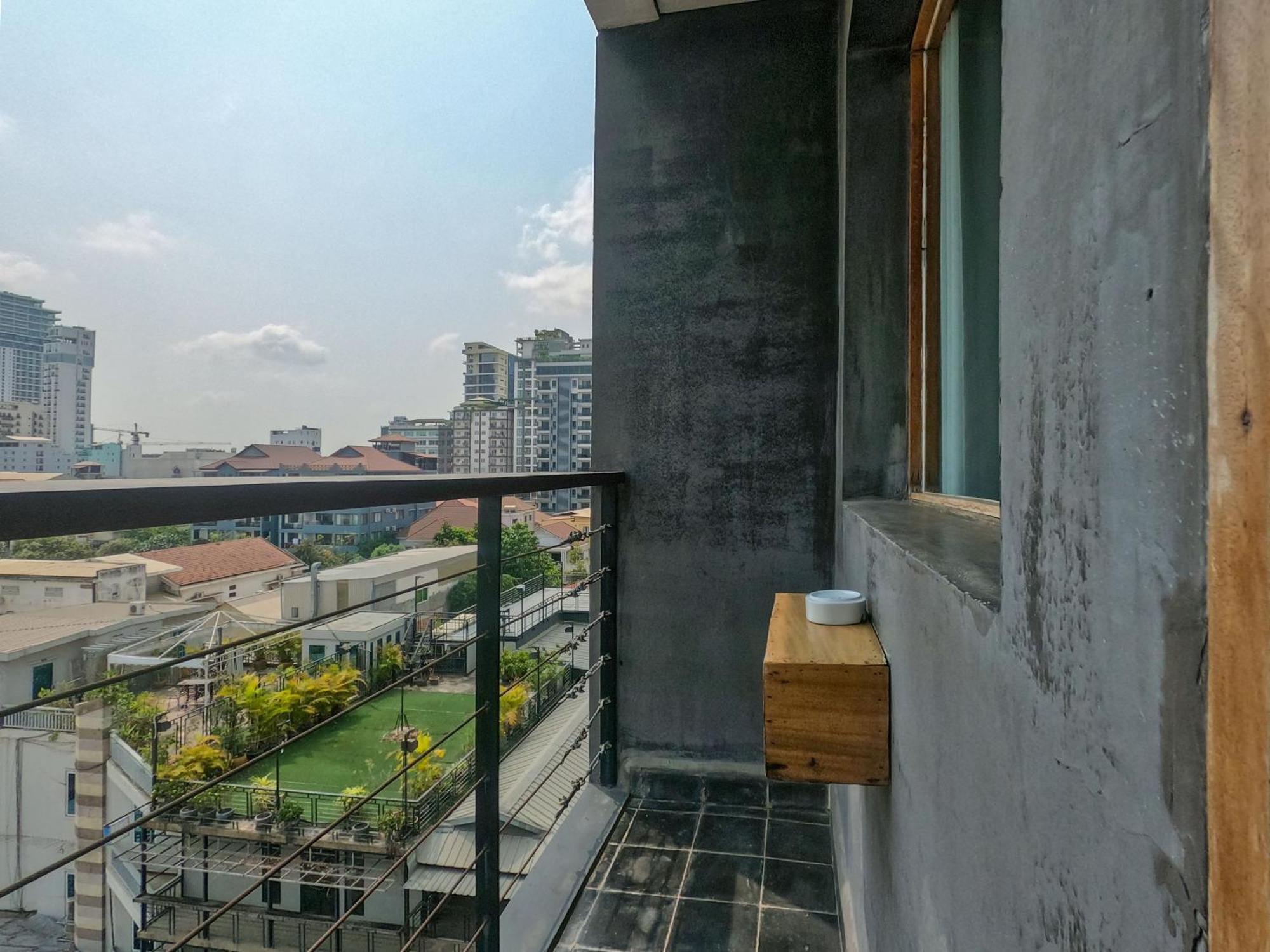 Patio Hotel & Urban Resort Phnom Penh Exterior foto